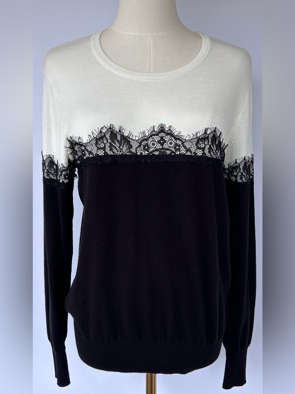 Laundry by Shelli Segal Women’s Crew Neck Sweater Eyelash Lace Size Small